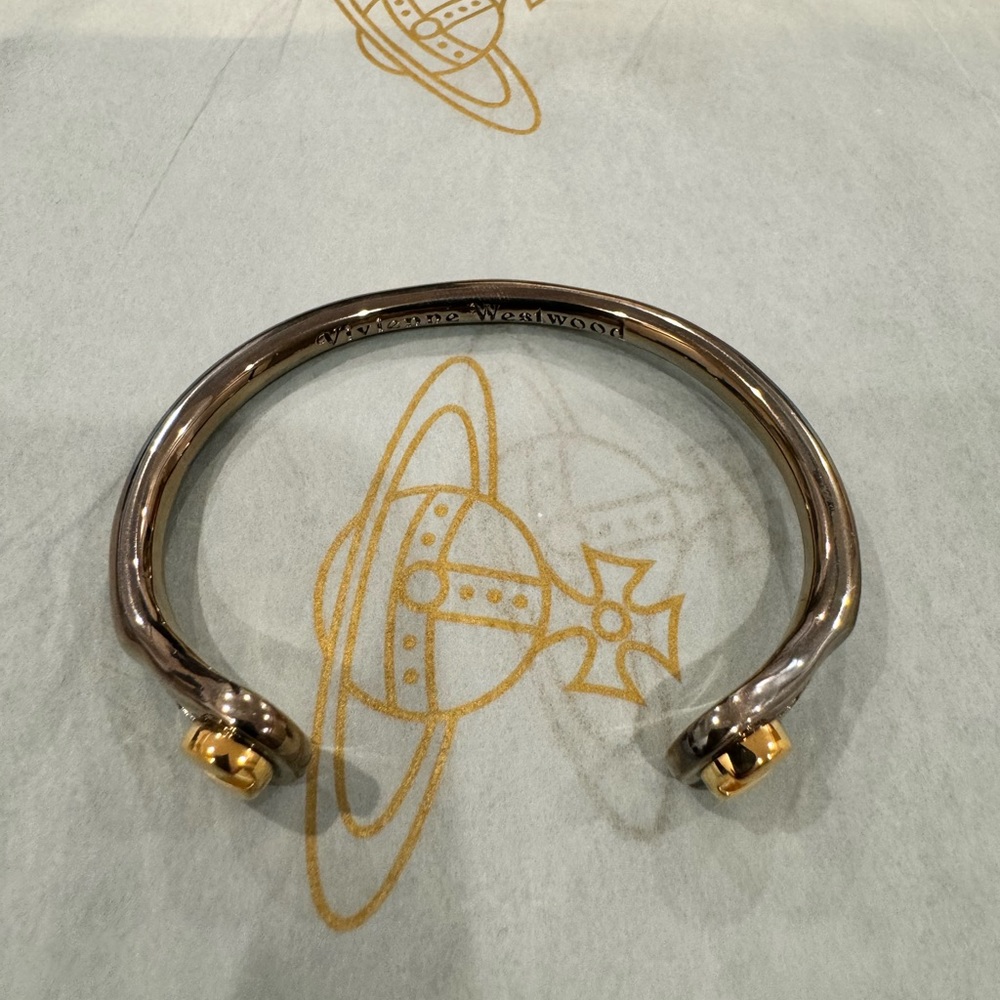 Vivienne Westwood Adel Bangle